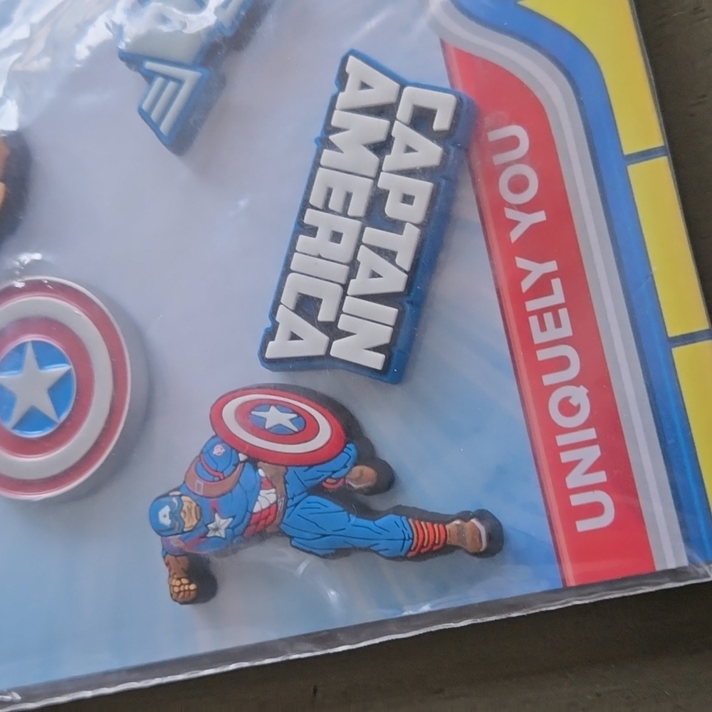 Crocs Charms - Picture 3 of 4